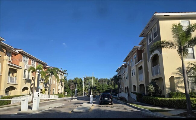 Building Photo - 10870 NW 88th Terrace