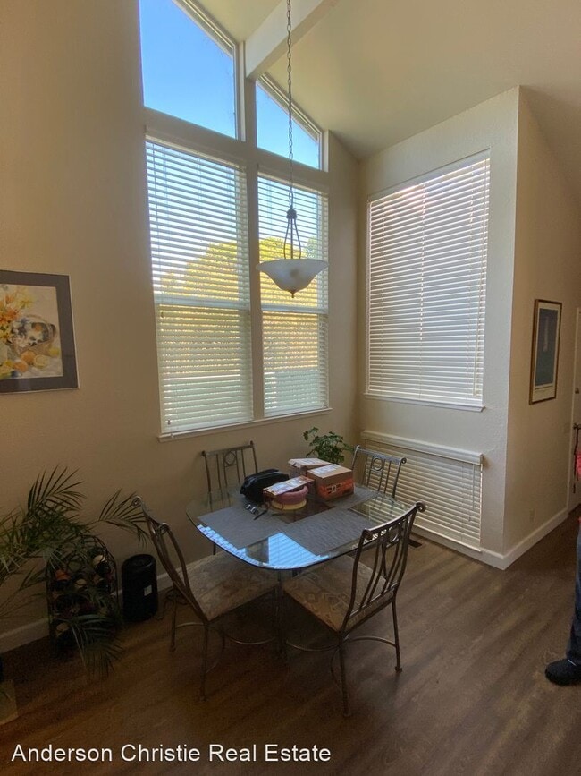 Building Photo - 2 br, 2 bath House - 1021 Via Tornasol