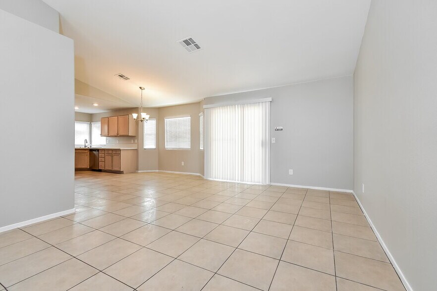 Building Photo - 5828 Meadow Dale Dr
