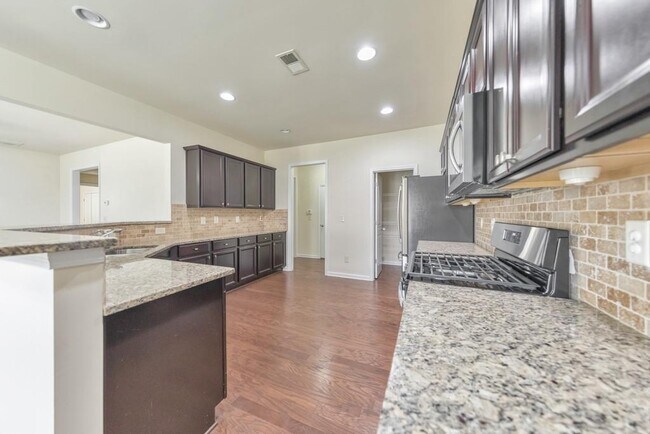 Building Photo - 4990 Brierstone Dr