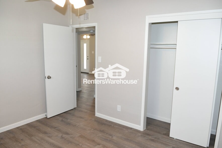 Building Photo - 7525 N 12th St