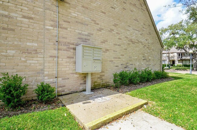Building Photo - 15337 Falmouth Ave