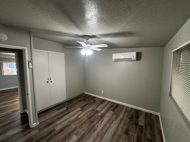 Building Photo - COZY HOME! APPLY NOW!