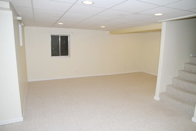 Building Photo - 2723 Whitehall Ln