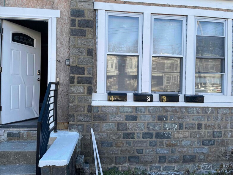 Building Photo - 916 Ridge Ave