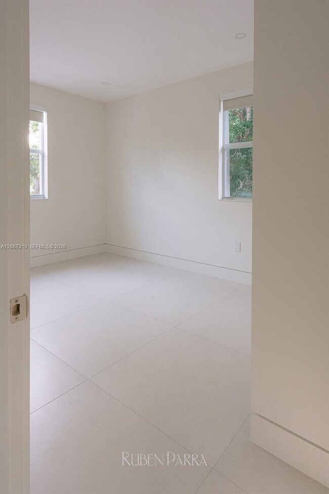 Building Photo - 8167 NW 108th Ct