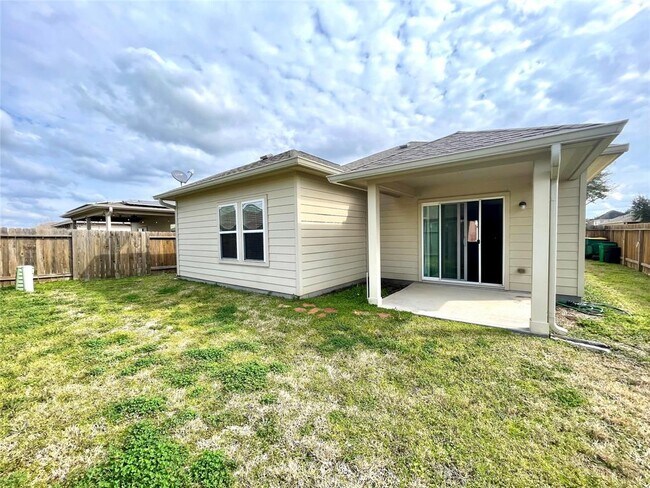 Building Photo - 10803 Woodwind Shadows Dr