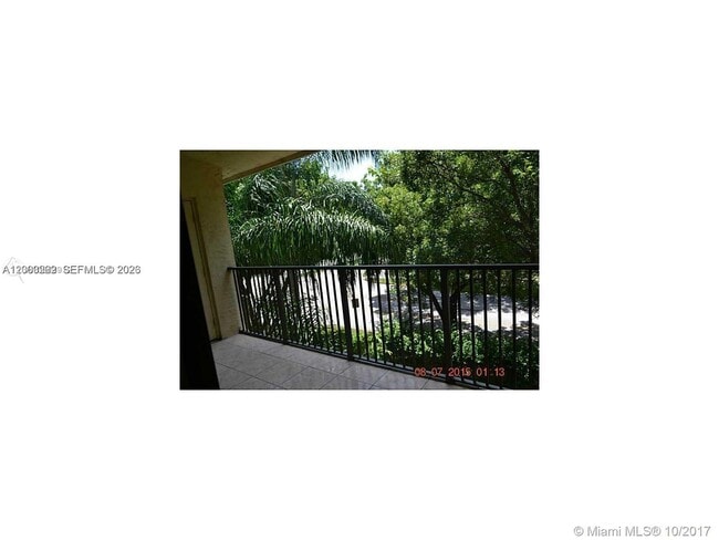 Building Photo - 620 S Park Rd