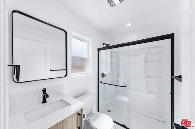 Building Photo - 1258 Mariposa St