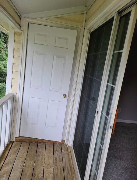 Building Photo - 5661 Hornaday Rd