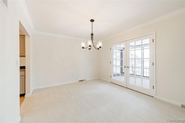 Building Photo - 24356 E River Rd