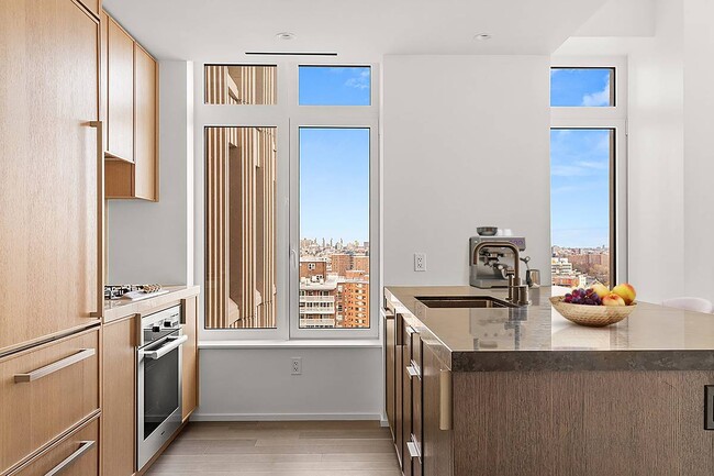 Building Photo - 543 W 122nd St