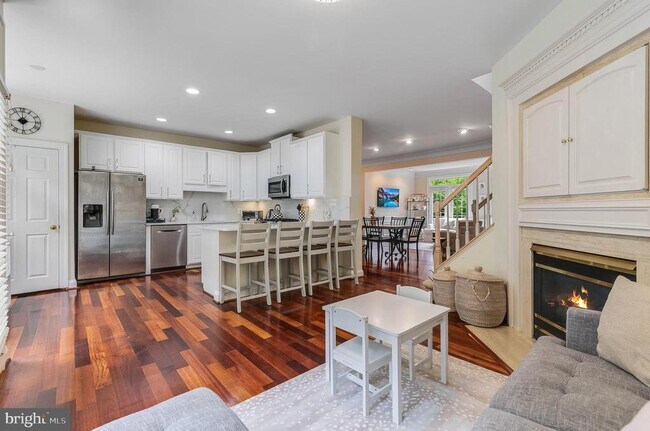 Building Photo - 11426 Summer House Ct