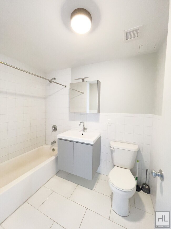 Building Photo - Bushwick Avenue / Spacious 2-Bed, 1-Bath /...