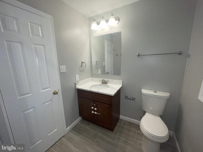 Building Photo - 6463 Honey Tree Ct