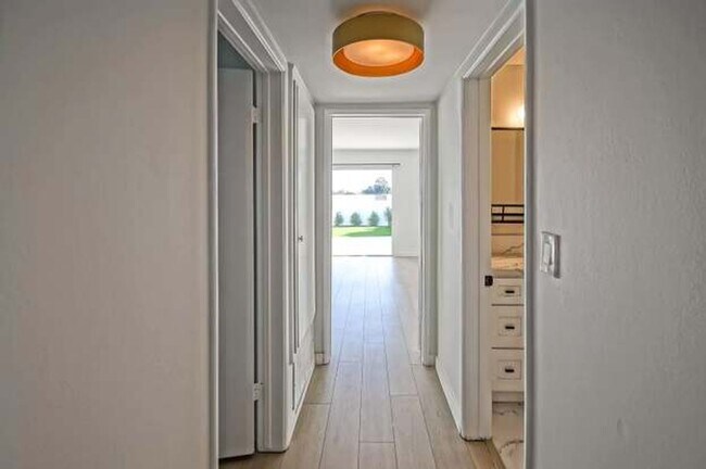 Building Photo - Hill Section 3BD Home with Large Backyard & Renovated Quartz Kitchen