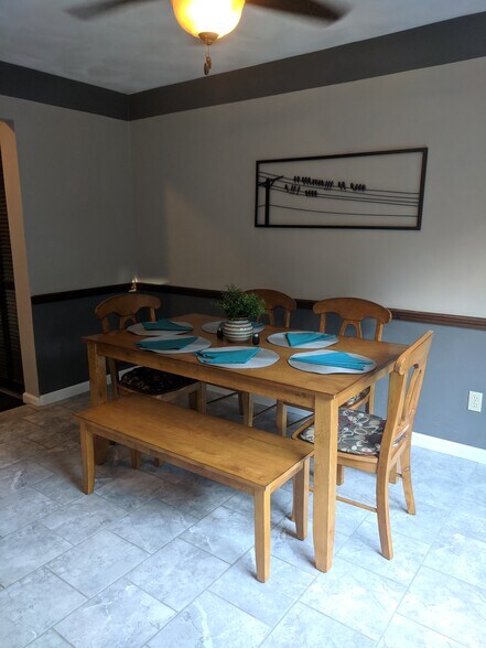 Dining Room - 833 Nowland Ct