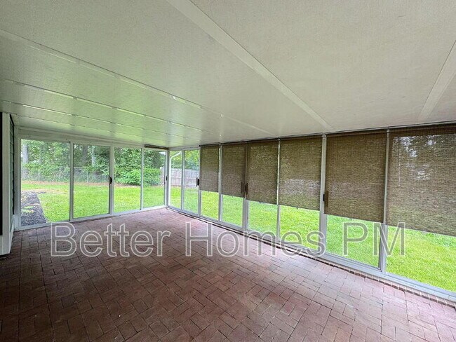 Building Photo - 1403 Buckhorn Rd