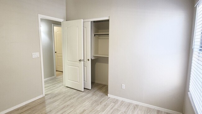 Building Photo - REMODELED 3-BEDROOM BY SAN TAN MALL