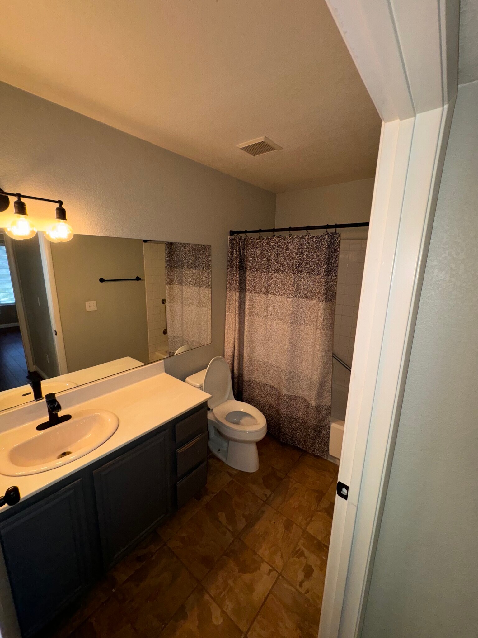 Building Photo - 1901 Desert Falls Ct