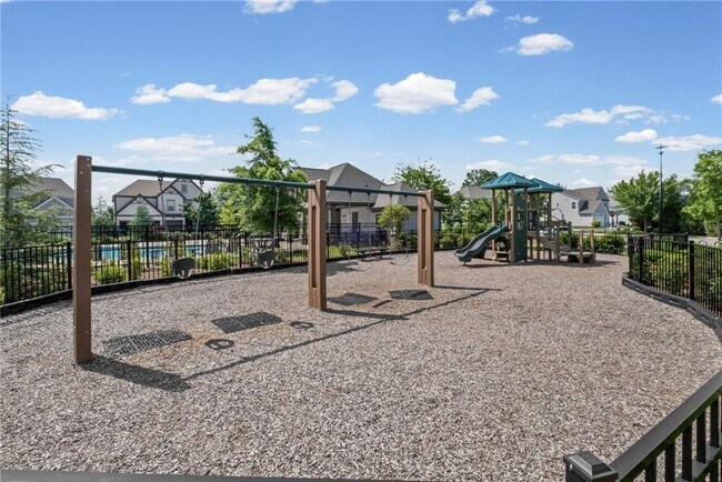 Building Photo - 149 Treeline Trl