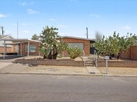 Building Photo - Charming 3-Bedroom Home with Spacious Yard & Versatile Storage!