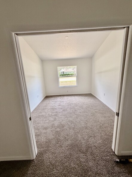 Building Photo - 13315 Golf Ridge Pl