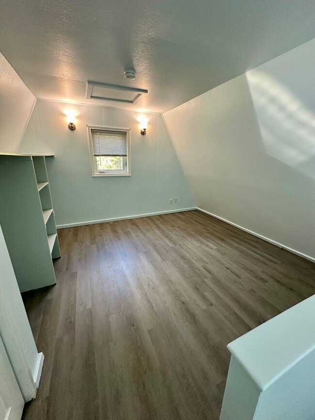 Building Photo - 2 Bed, 1 Bath A-Frame for Rent!