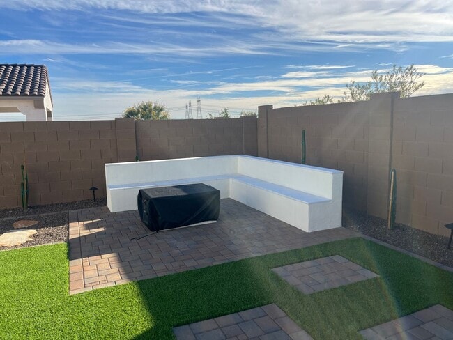 Building Photo - 23914 N 148th Dr