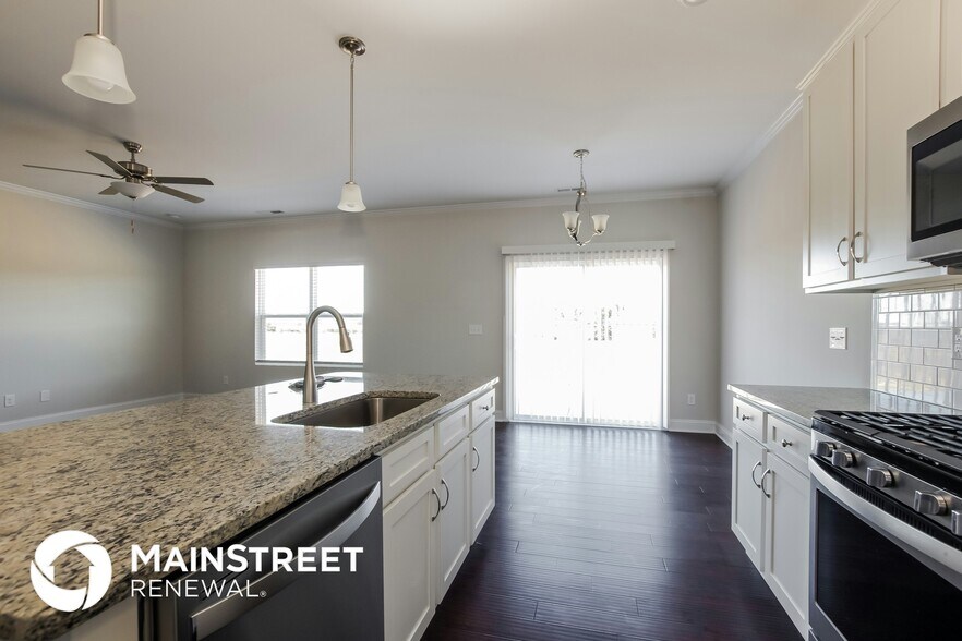 Building Photo - 2139 Vecchio Dr