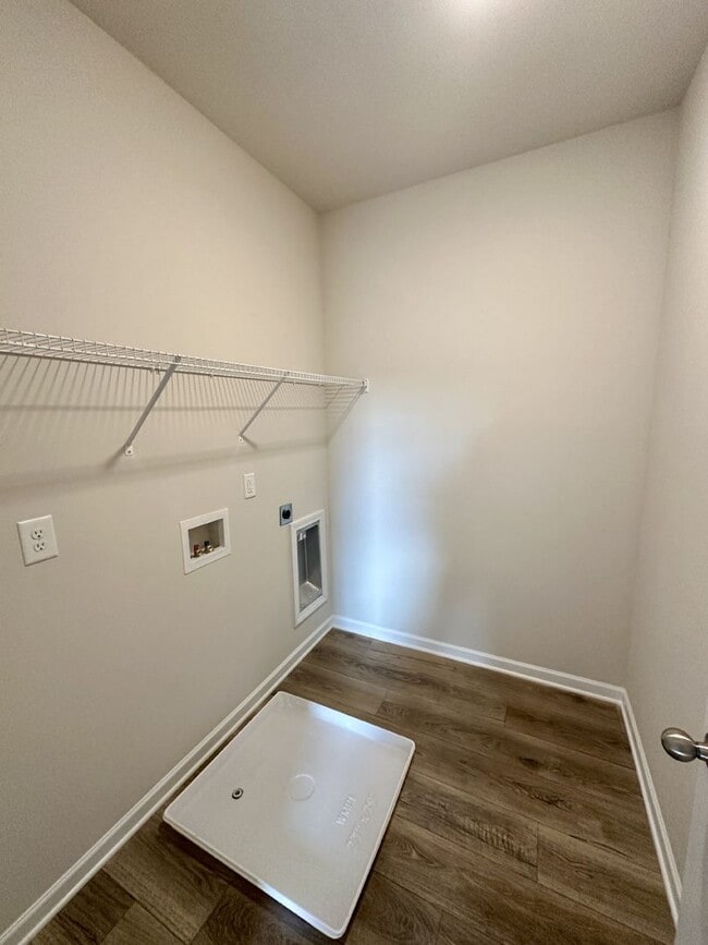 Building Photo - Nice 2BR/2BA - ONE MONTH FREE RENT