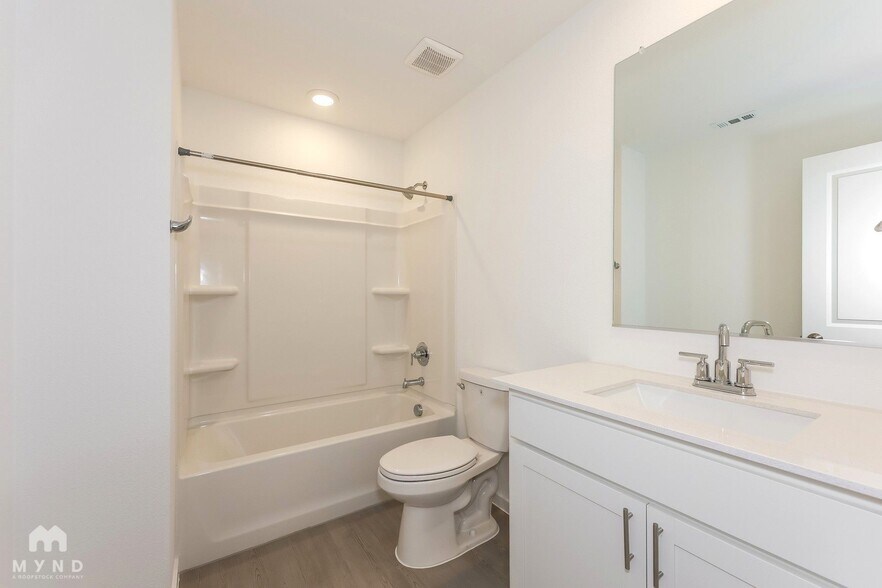 Building Photo - 2757 Ctr Crk Ln