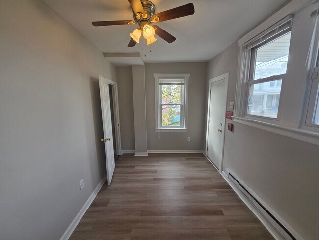 Building Photo - 151 W Grange Ave