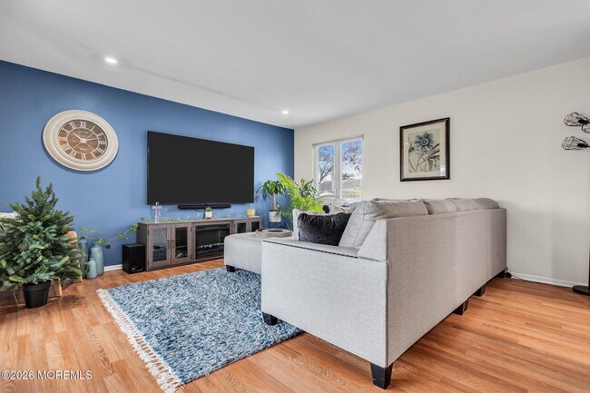 Building Photo - 658 Driftwood Pl