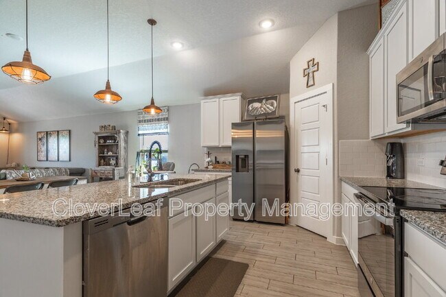 Building Photo - 804 Shrike Ln