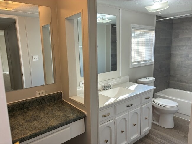 Building Photo - 2 Crosby Ln