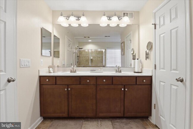 Building Photo - 45758 Winding Branch Terrace