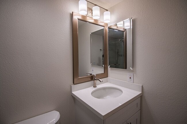 Building Photo - Newly Renovated Anaheim Hills 2 bedroom wi...