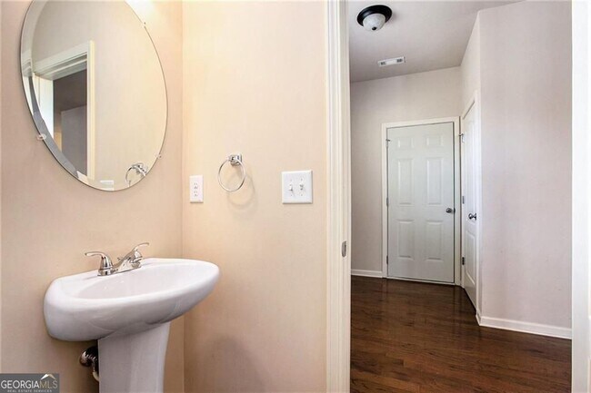 Building Photo - 2426 Bellyard Dr