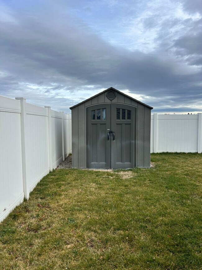 Building Photo - *$200 OFF FIRST MONTH RENT! | BEAUTIFUL 3 bed, 2 bath home in the desirable Summerfield Subdivision