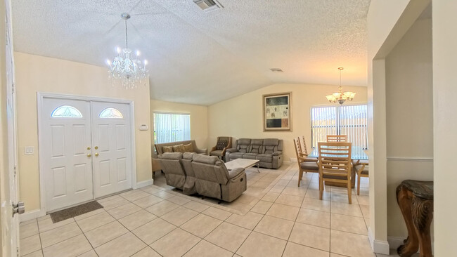 Building Photo - 13484 Jonquil Ct