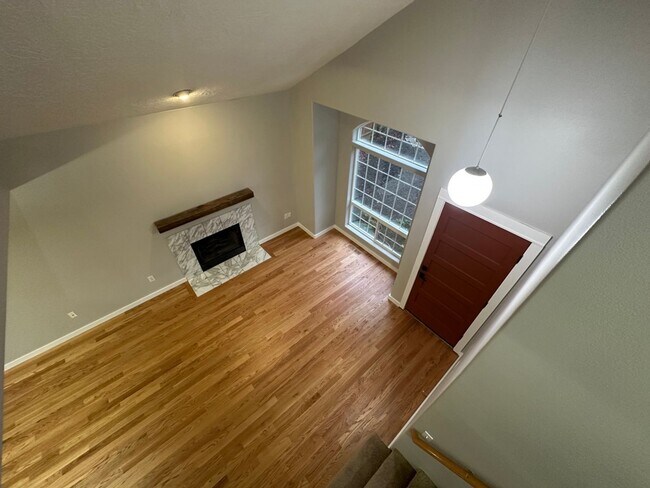 Building Photo - 9505 SW 47th Ave