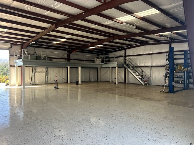 Building Photo - Stunning Single-Story with Spacious Deck, Panoramic Views, on Gated/Fenced Property!