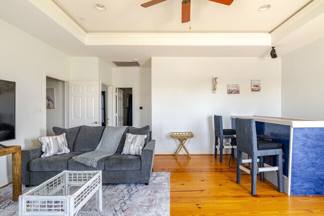 Building Photo - 814 Helen Blvd