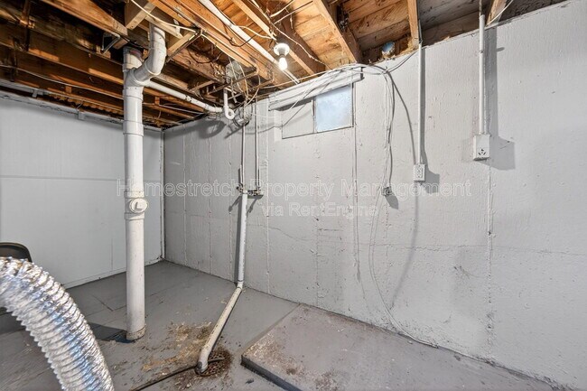 Building Photo - 10409 Renfrew Dr