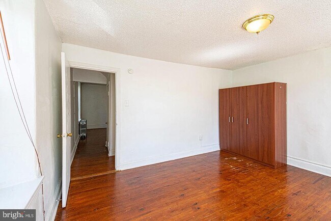 Building Photo - 3719 Calumet St