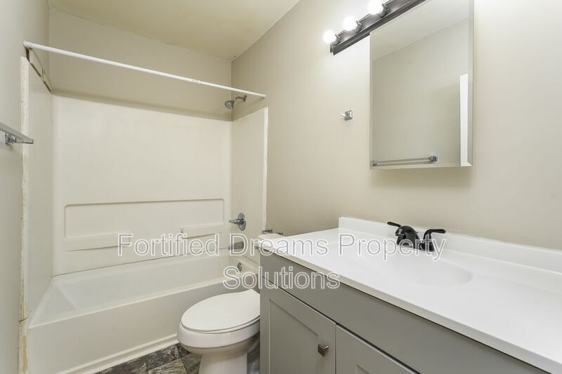 Building Photo - 2912 N Glenn Ave