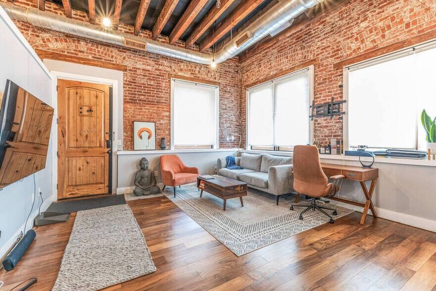 Building Photo - 621 14th St