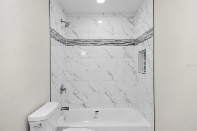 Building Photo - 123 Rae Dr