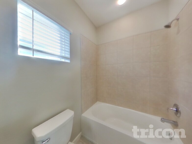 Building Photo - 155 Bloomfield Wy